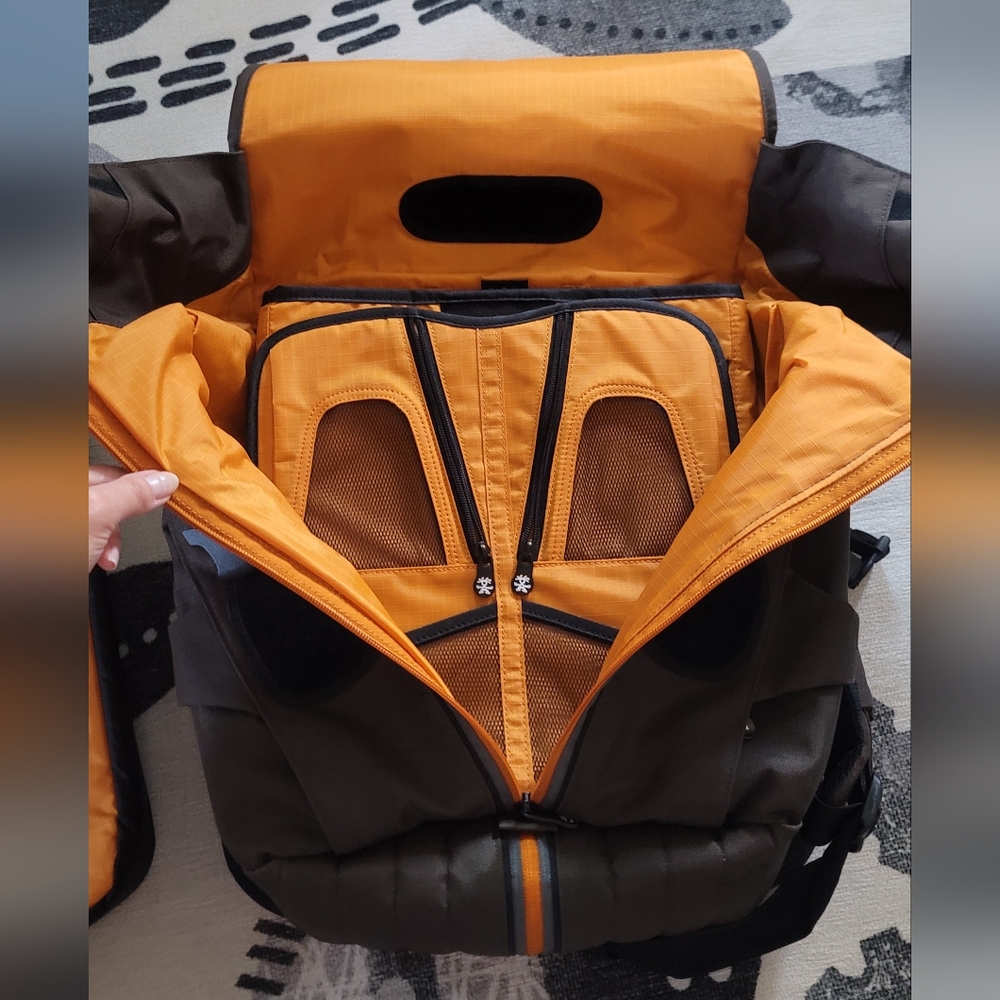 Crumpler Backpack - Picture 4 of 5